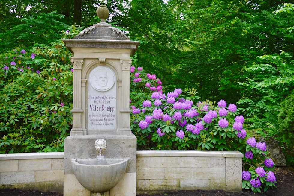 Schöner Kneipp Brunnen am Kurpark - Bad Wörishofen - Allgäu - Bayern