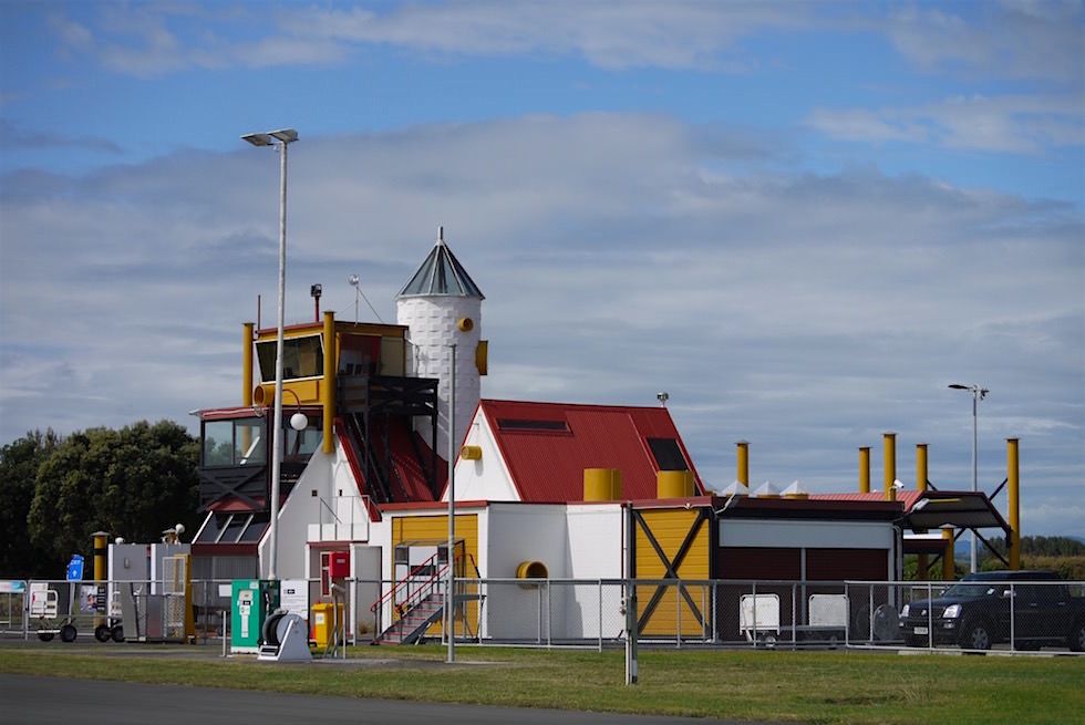 Der lustig bunte Whakatane Airport oder Legoland - Neuseeland Nordinsel