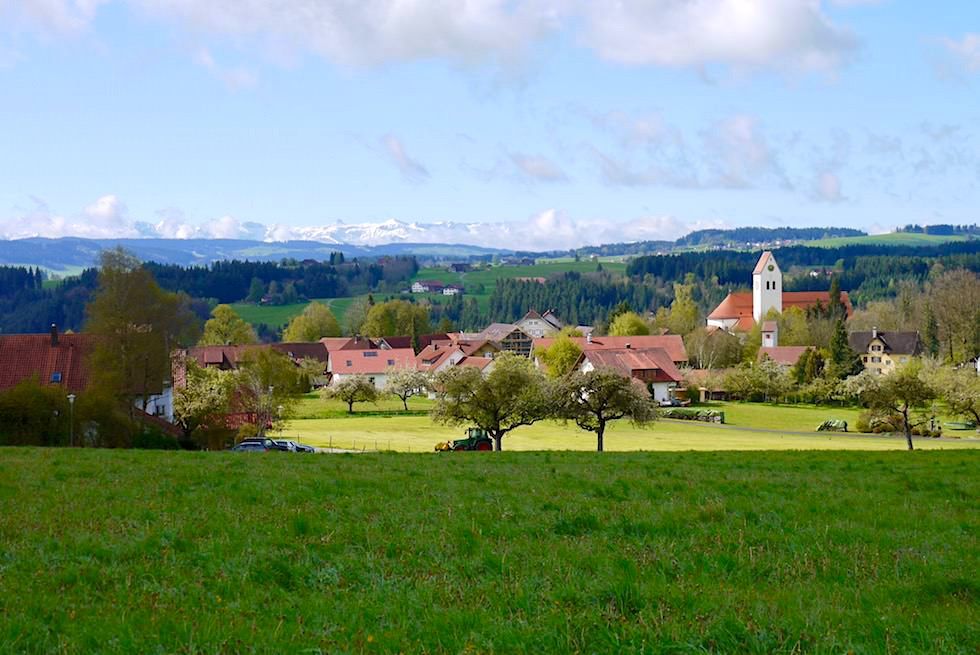Radrunde Allgäu - Blick auf wunderschöne Dorf Eglofs - Baden-Württemberg