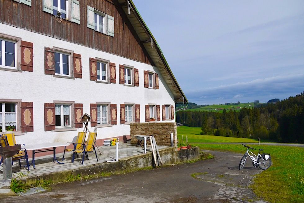 Radrunde Allgäu: Stall westlich von Wangen im Allgäu - Baden-Württemberg