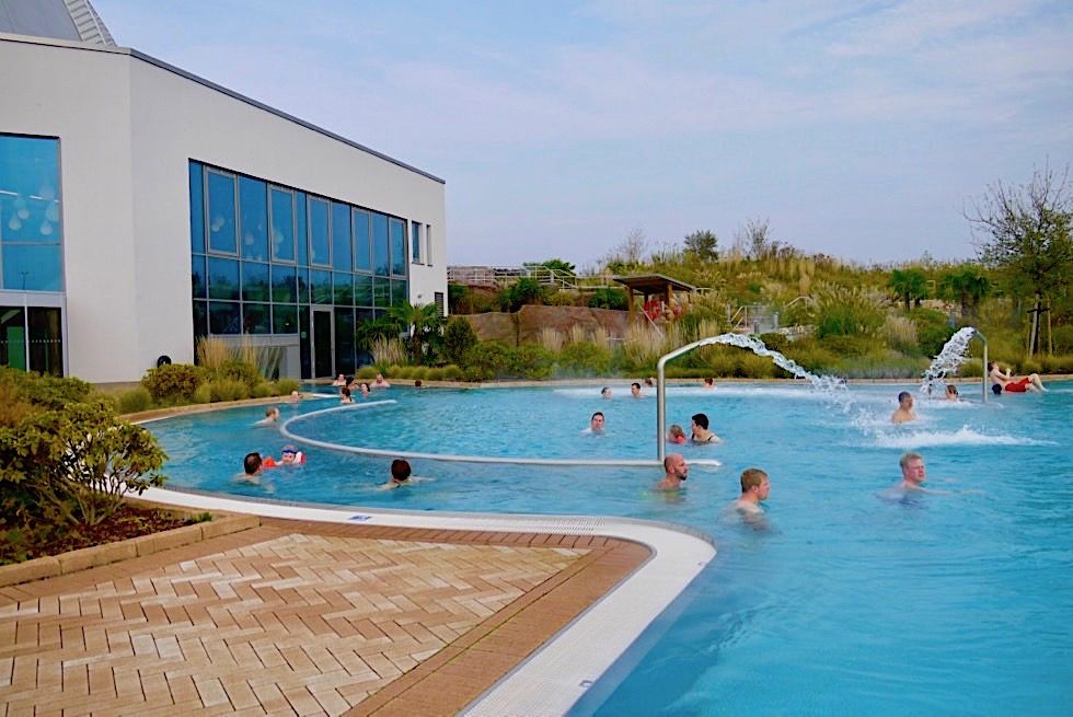 Tropical Islands - schöne Außenbecken: ideal bei aufkeimenden Hallenkoller - Brandenburg