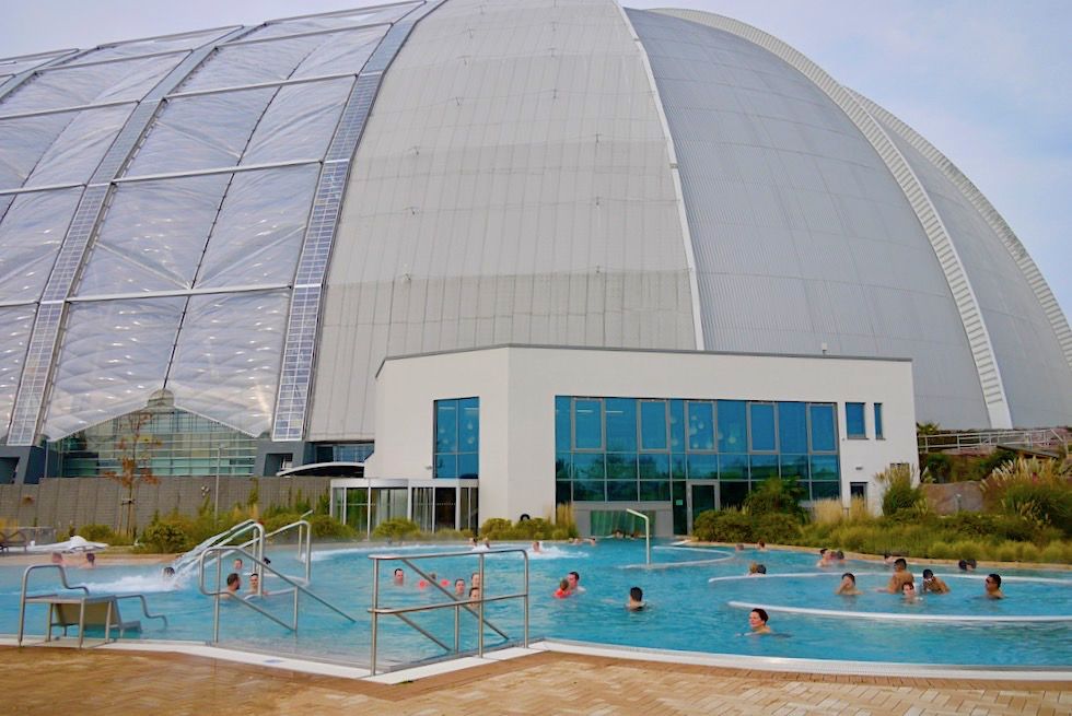 Tropical Islands - die Halle & angrenzendes großes Außenbecken - Brandenburg