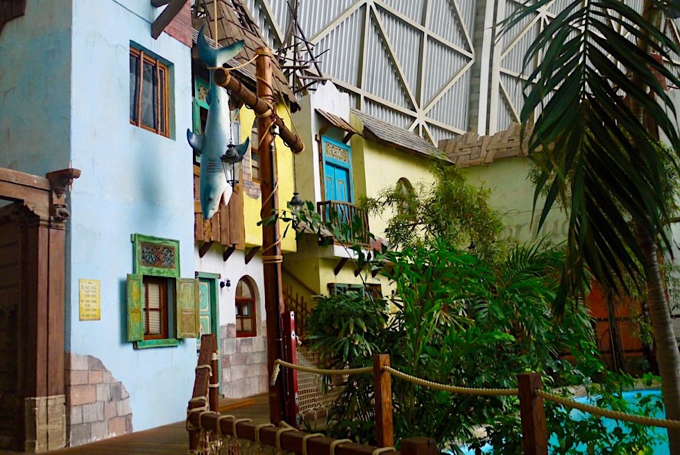 Tropical Islands - Tropino: Kinder- & Abenteuerwelt & Unterkünfte im Piratendorf - Brandenburg