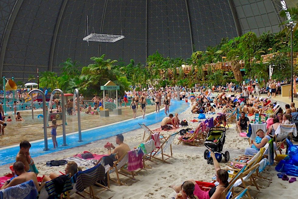 Tropical Islands - Wer am Wochenende einen schönen Platz will, muss sehr früh kommen - Brandenburg