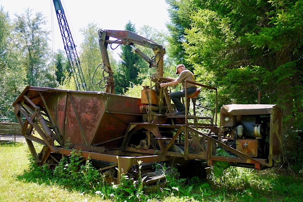 Wurzacher Ried - Mit der Torfbahn zum ehemaligen Torfwerk Haidgau: Maschinen zur Gewinnung von Badetorf - Hochmoor - Baden-Württemberg