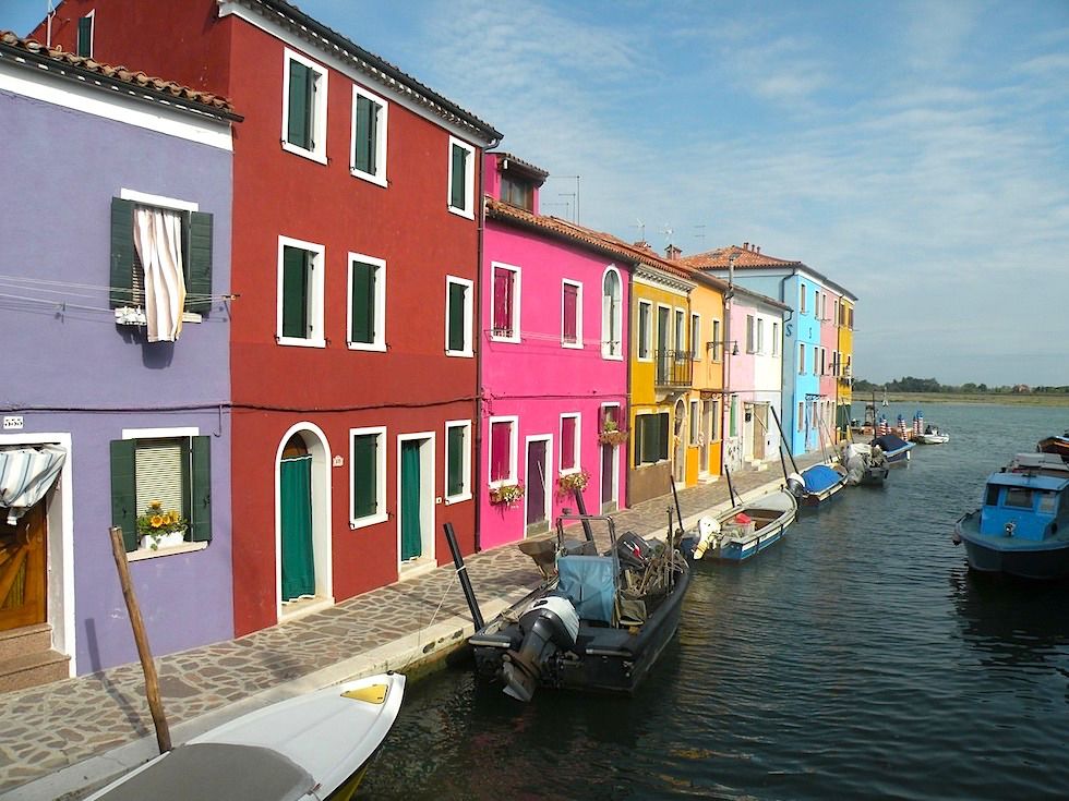 Burano - Bunte Häuserfronten & Kanäle - Lagune von Venedig - Italien