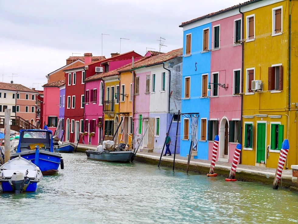 Farbenfrohes Burano - Das Highlight sind die kunterbunten Fischerhäuser - Lagune von Venedig - Italien