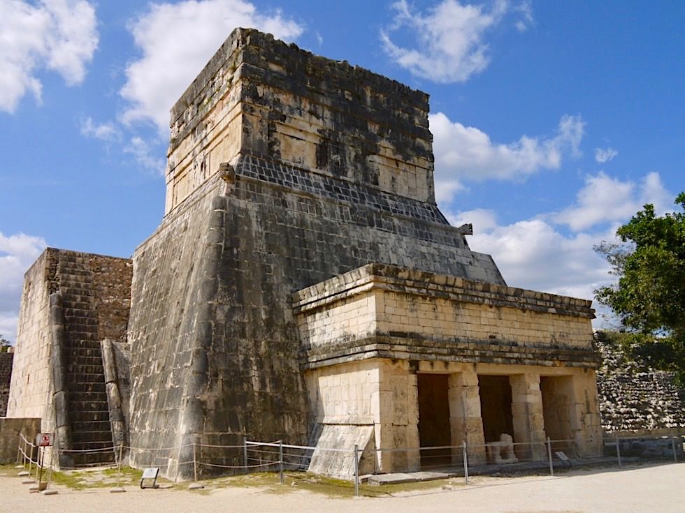 Chichen Itza - Tempel Jaguare: Eingang auf der Rückseite des Ballspielplatzes - Yucatan - Mexiko