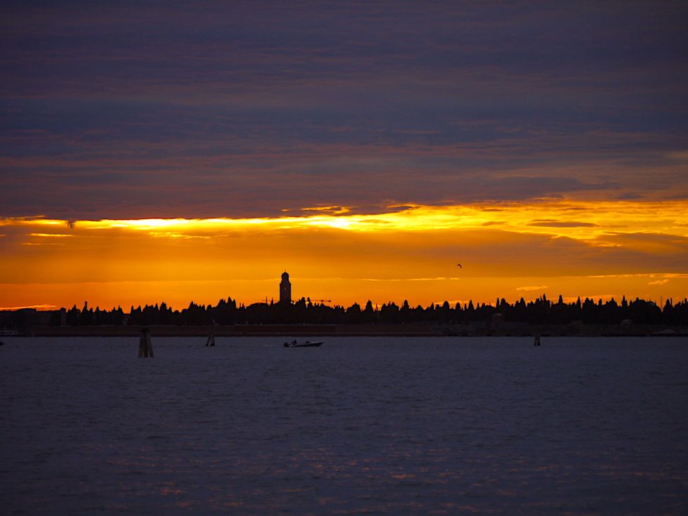 Mit der Fähre durch die Lagune von Venedig - Sonnenuntergang & grandioser Ausblick - Italien