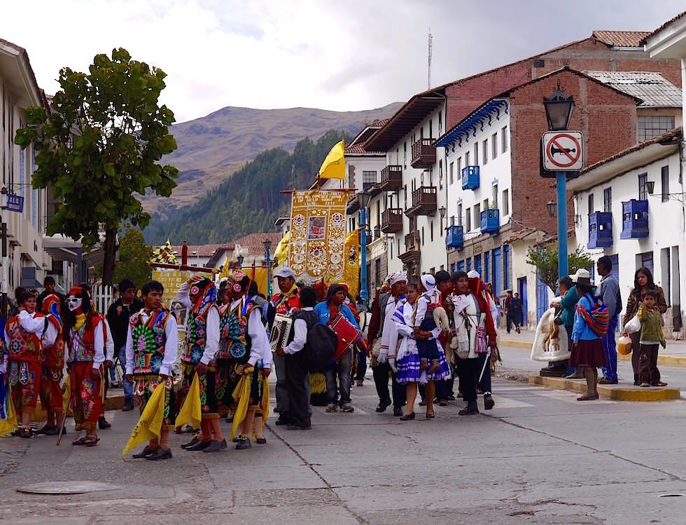 Karneval - Avenida el Sol - Cusco Peru